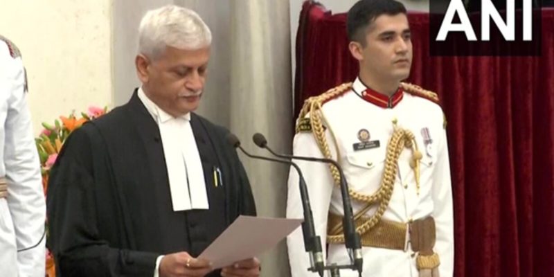 Rajkotupdates.news:Justice-Lalit-Took-Oath-As-The-49th-Chief-Justice-Of-India